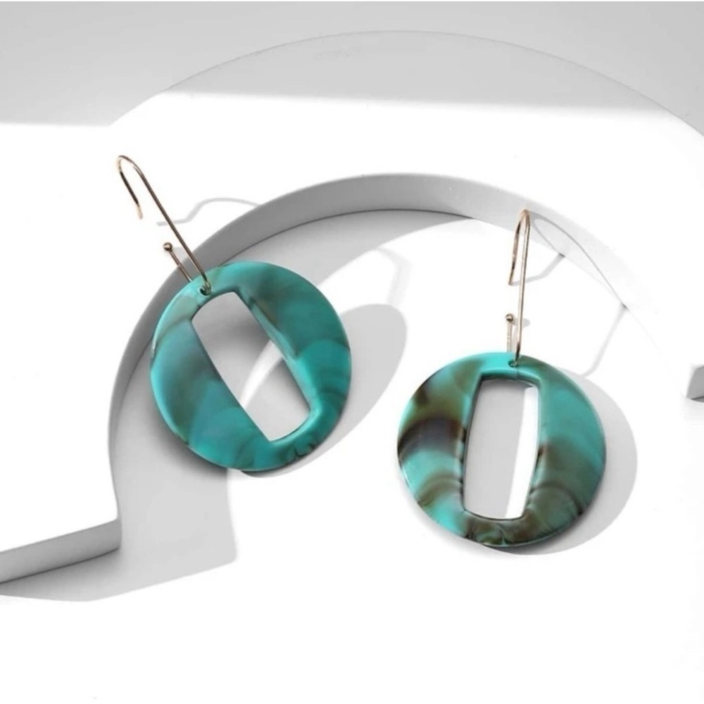 Trendy Turquoise-Colored Round Earrings - Picture 3 of 4